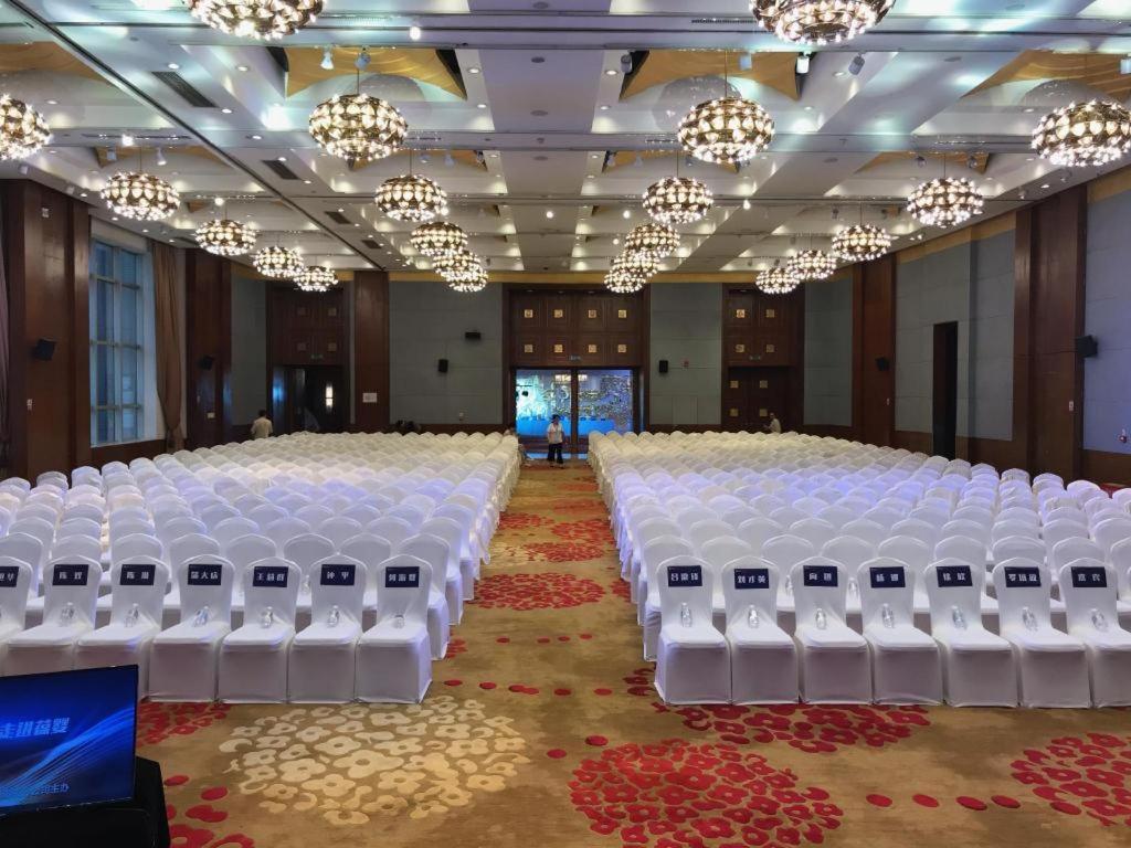 Dekin Hotel Chongqing Jiefangbei Extérieur photo