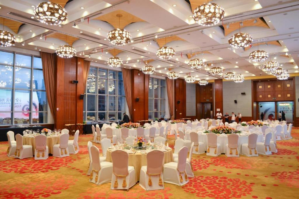 Dekin Hotel Chongqing Jiefangbei Extérieur photo
